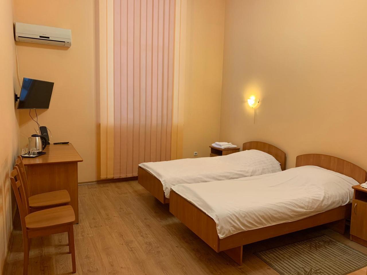 Inn on Zhytomyrska Kijów Zewnętrze zdjęcie